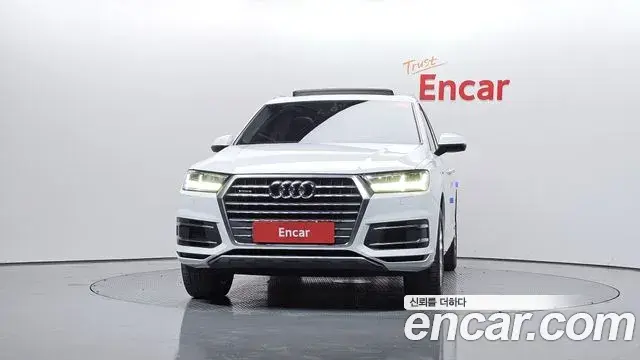 Audi Q7 2019 — ფოტო 9/20