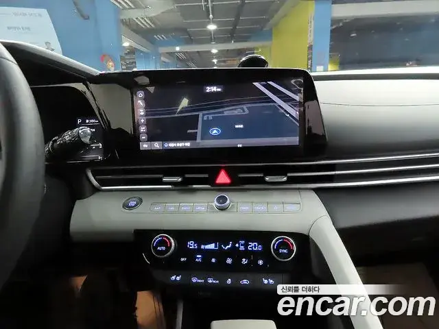 Hyundai The New Avante Hybrid 2022 — ფოტო 11/20