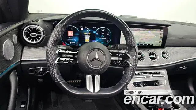 Mercedes-Benz E-Class 2020 — Photo 13/20