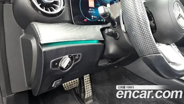 Mercedes-Benz E-Class 2020 — Photo 16/20