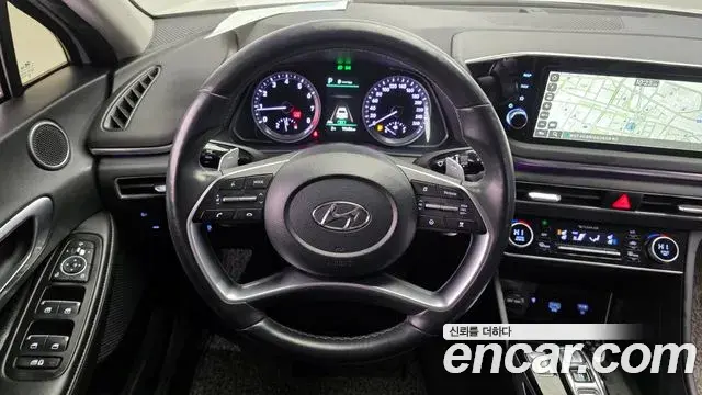 Hyundai Sonata Hybrid 2021 — Photo 7/19