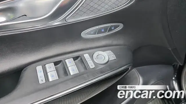 Genesis GV70 2021 — Photo 13/20