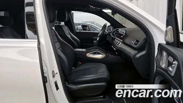 Mercedes-Benz GLS-Class 2022 — Photo 11/20