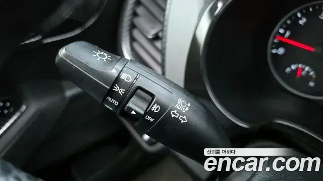 Kia Seltos 2019 — ფოტო 8/20