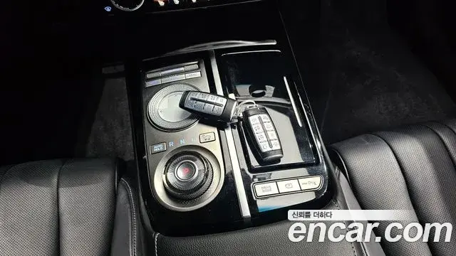 Genesis Electrified G80 2021 — Photo 9/20