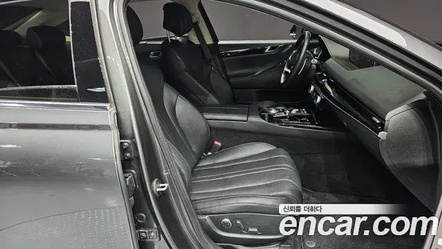 Genesis Electrified G80 2021 — Photo 10/20