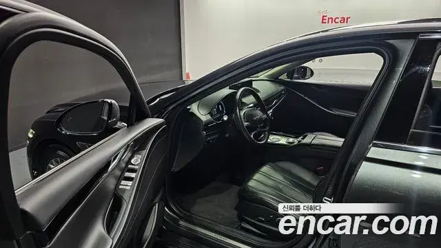 Genesis Electrified G80 2021 — Photo 11/20
