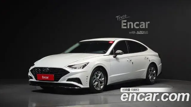 Hyundai Sonata Hybrid 2022 — Photo 12/20