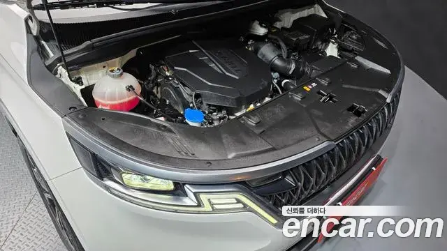 Kia Carnival 2021 — Photo 1/20