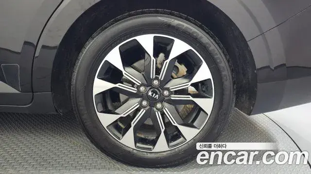 Kia Carnival 2021 — Photo 5/20
