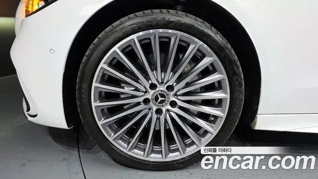 Mercedes-Benz C-Class 2022 — Photo 5/20