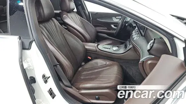 Mercedes-Benz CLS-Class 2020 — Photo 10/20