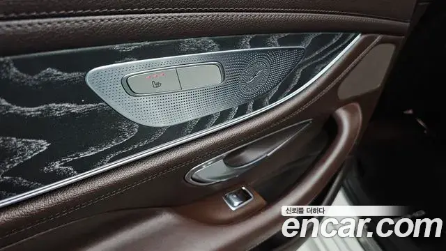 Mercedes-Benz CLS-Class 2020 — Photo 17/20