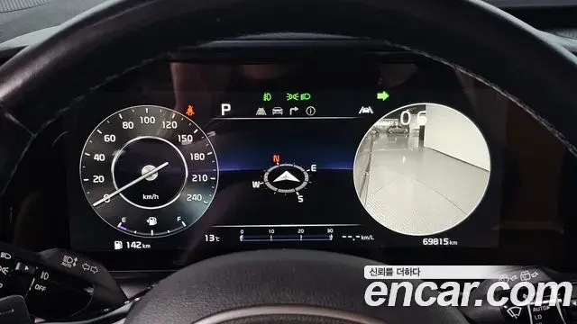 Kia Carnival 2021 — ფოტო 8/20