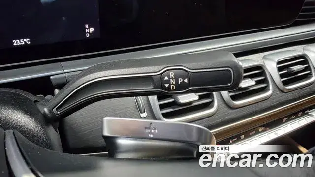 Mercedes-Benz GLE-Class 2025 — Photo 7/20