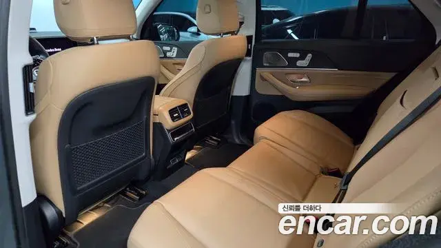 Mercedes-Benz GLE-Class 2025 — Photo 8/20