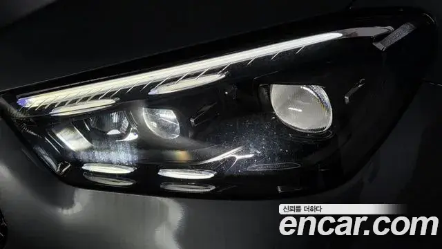 Mercedes-Benz GLE-Class 2025 — Photo 19/20