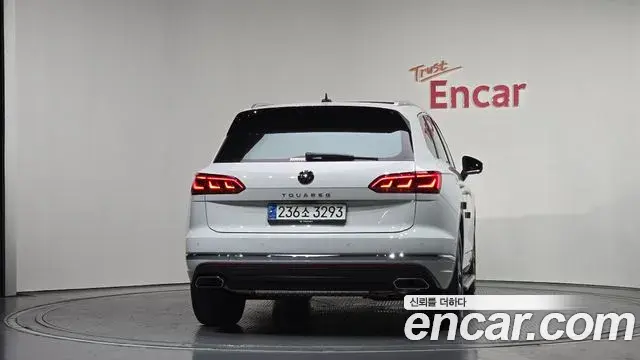 Volkswagen Touareg 2023 — Photo 4/20