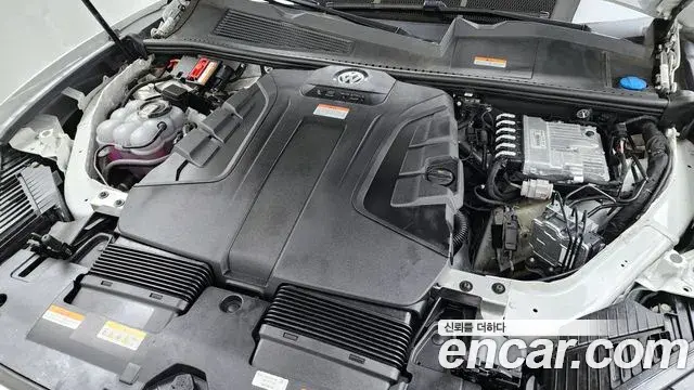 Volkswagen Touareg 2023 — Photo 6/20