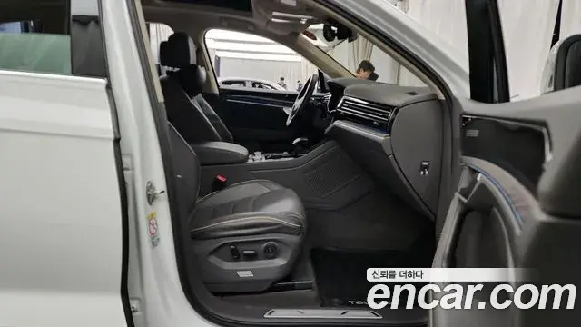 Volkswagen Touareg 2023 — Photo 11/20