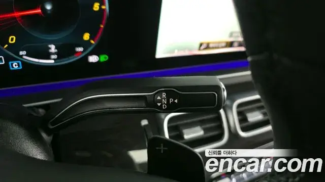 Mercedes-Benz GLE-Class 2021 — Photo 7/20