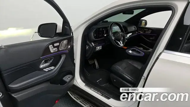 Mercedes-Benz GLE-Class 2021 — Photo 8/20