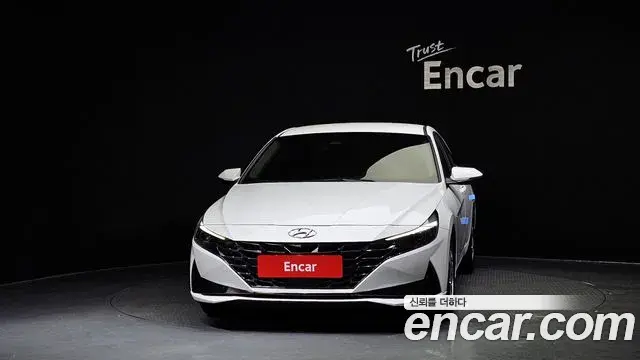 Hyundai The New Avante Hybrid 2021 — Photo 16/20