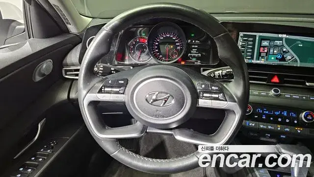 Hyundai The New Avante Hybrid 2021 — Photo 14/20