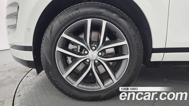 Land Rover Range Rover Evoque 2025 — Photo 14/20