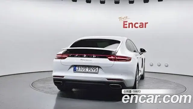 Porsche Panamera 2020 — Photo 4/20