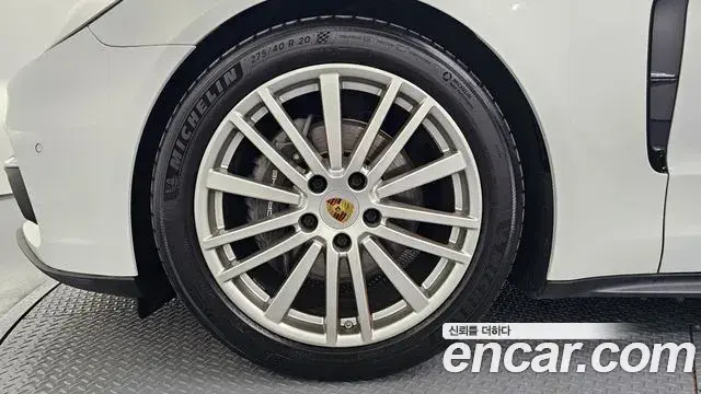 Porsche Panamera 2020 — Photo 5/20