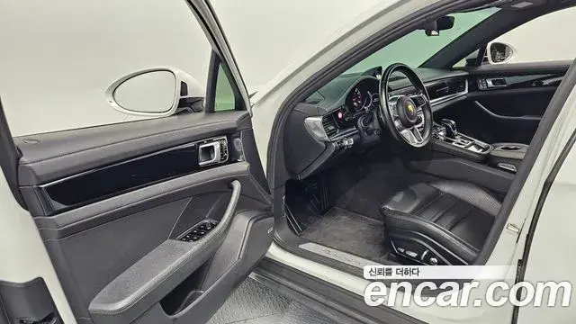 Porsche Panamera 2020 — Photo 10/20