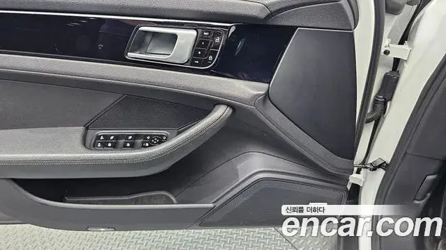 Porsche Panamera 2020 — Photo 17/20