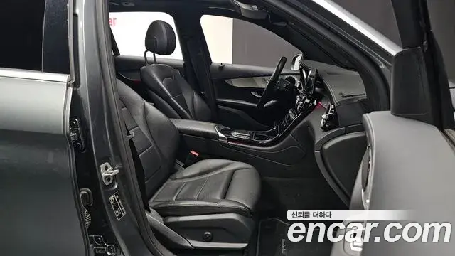 Mercedes-Benz GLC-Class 2021 — ფოტო 27/36