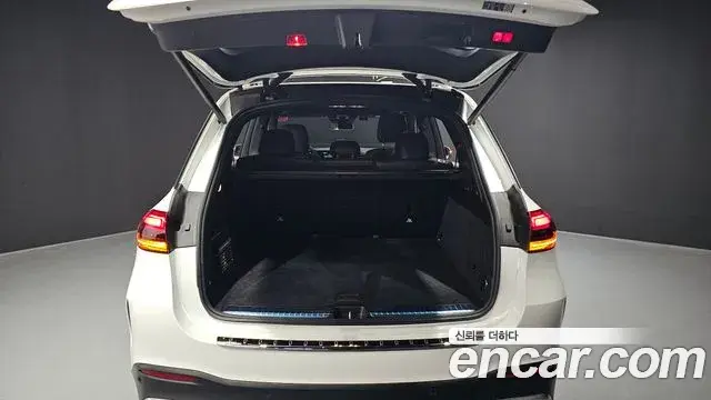 Mercedes-Benz GLE-Class 2024 — Photo 19/20