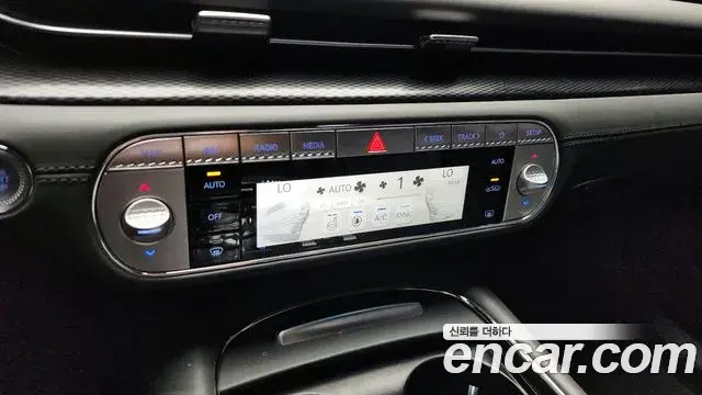 Genesis G90 2023 — Photo 17/20