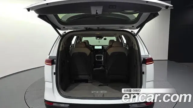 Kia Carnival 2022 — Фото 20/20