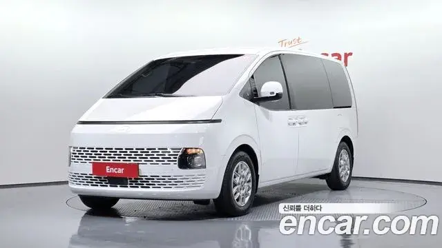 Hyundai Staria 2024 — Photo 1/20