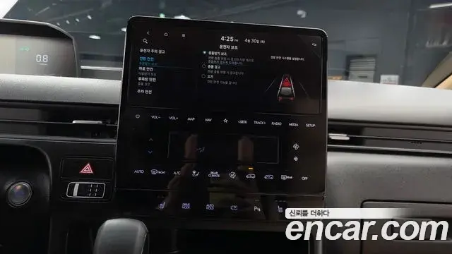 Hyundai Staria 2024 — Photo 14/20