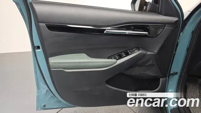 Kia Seltos 2024 — ფოტო 27/33