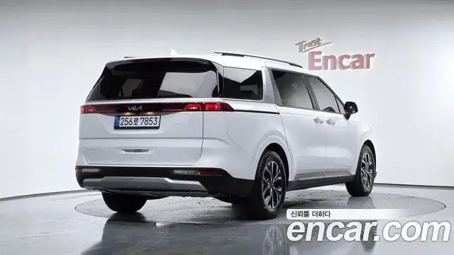 Kia Carnival 2023 — Photo 2/20