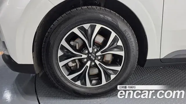 Kia Carnival 2023 — Photo 5/20