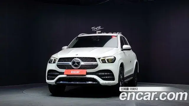 Mercedes-Benz GLE-Class 2019 — Şəkil 25/34