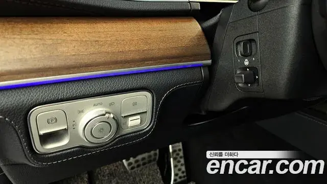 Mercedes-Benz GLE-Class 2019 — Şəkil 33/34