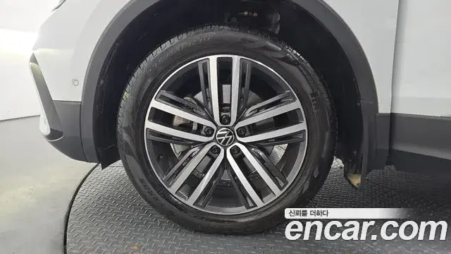 Volkswagen Tiguan Allspace 2022 — Şəkil 17/31