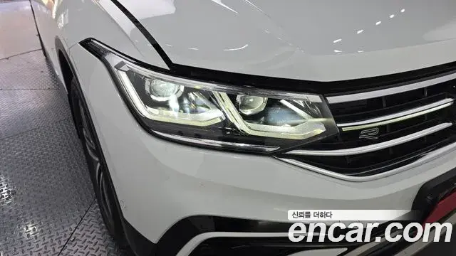 Volkswagen Tiguan Allspace 2022 — Şəkil 27/31