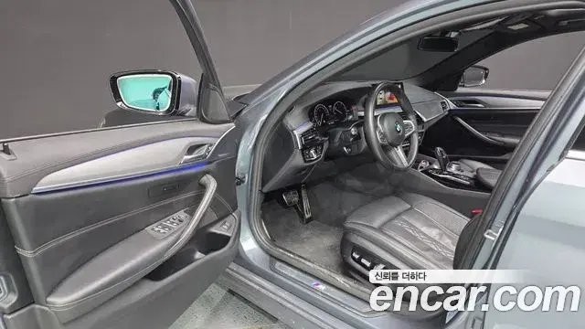BMW 5 Series 2019 — ფოტო 12/32