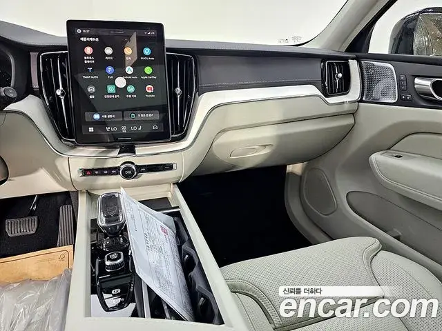 Volvo XC60 2026 — Photo 9/20