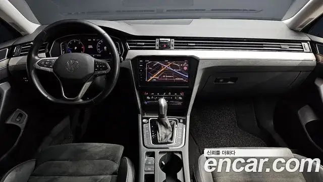 Volkswagen Passat GT 2021 — Şəkil 13/30