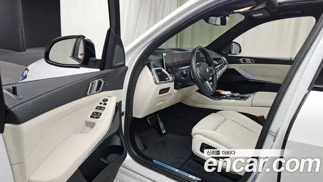 BMW X5 2025 — Фото 10/20